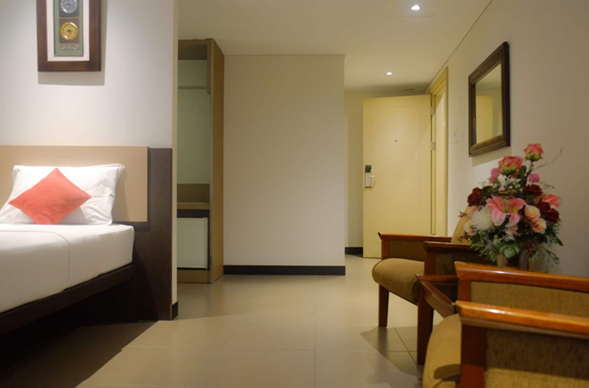 Mutiara Hotel And Convention Bandung Buitenkant foto